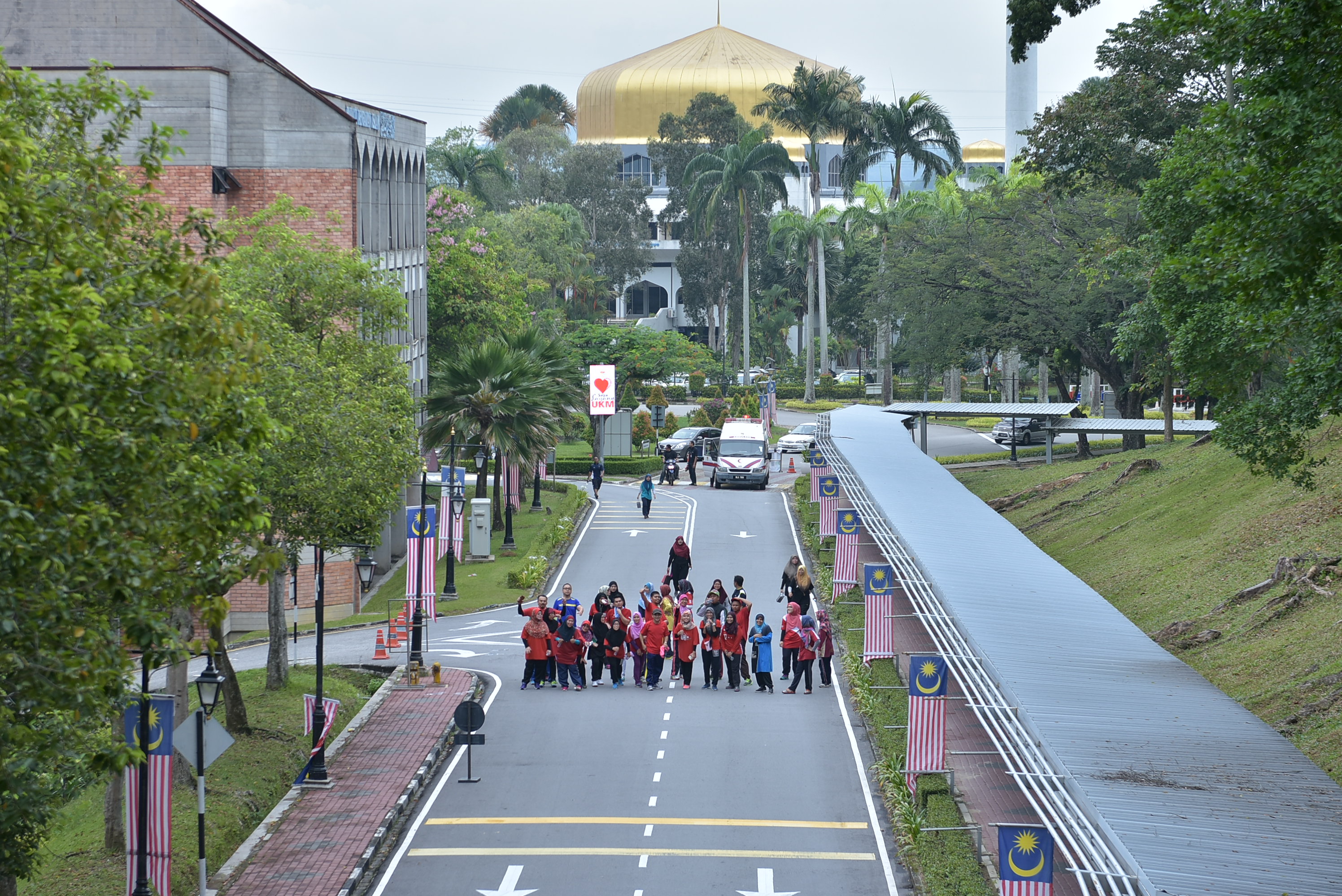 UKM 9425